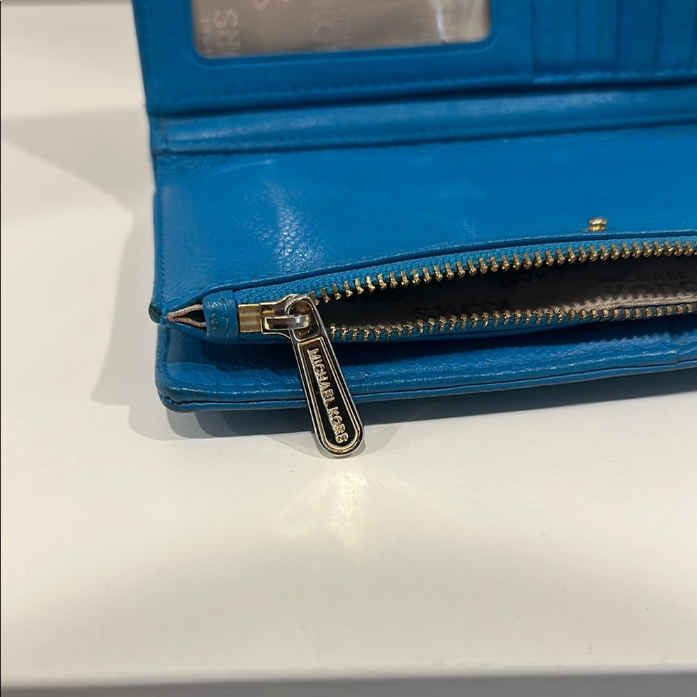 Michael Kors Blue Leather Wallet with Gold Plaque - Picture 5 of 5